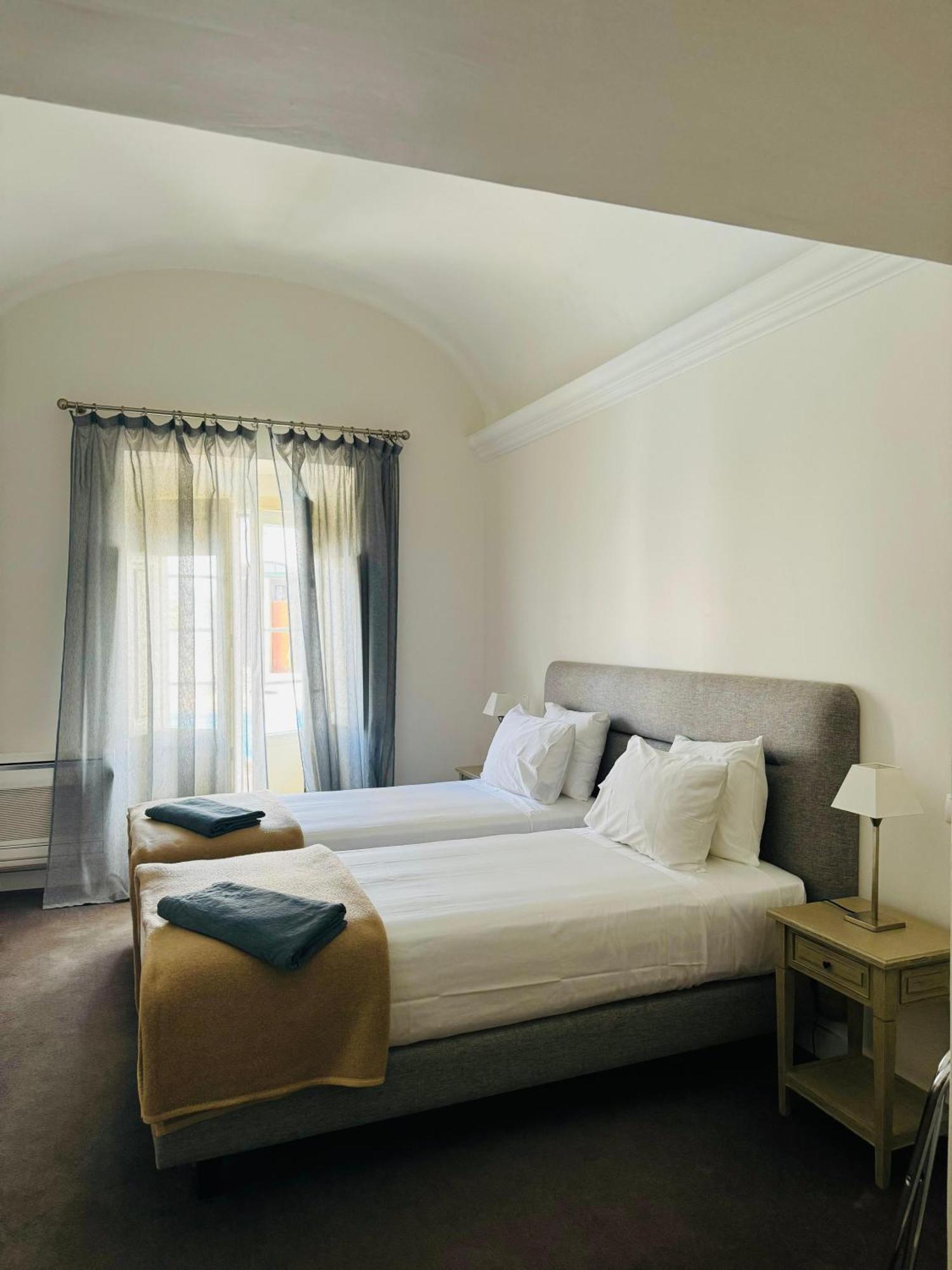 Solar Dos Frades Hotel เฟอเฮรา โด อเลนเตโจ ภายนอก รูปภาพ